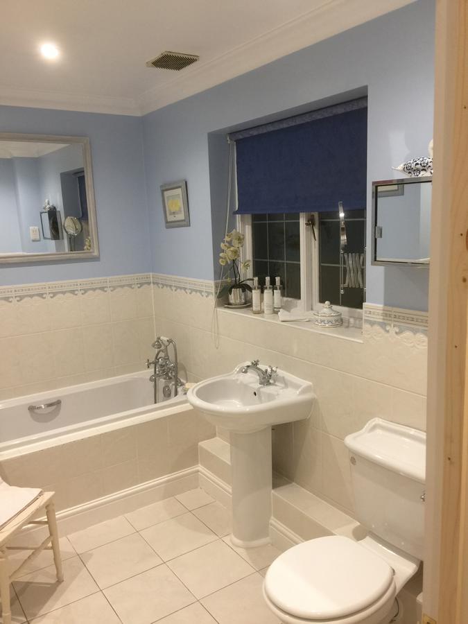 Bed and Breakfast Tirol House Thakeham Экстерьер фото